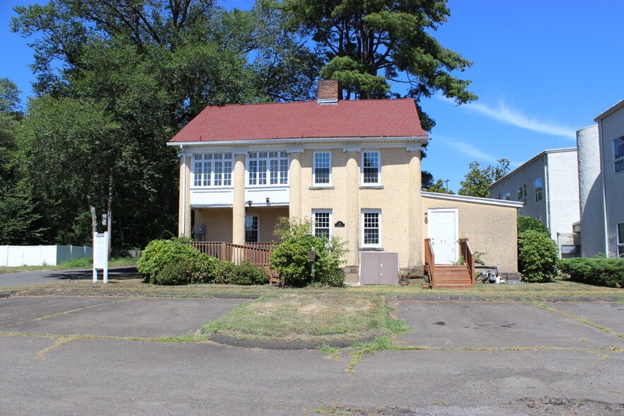 Primary Photo Of 88 Bradley Rd, Woodbridge Office For Sale