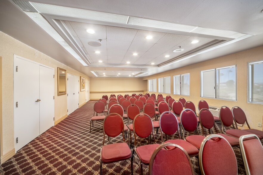 More Photos Of 5250 W El Segundo Blvd, Hawthorne Hotel For Sale