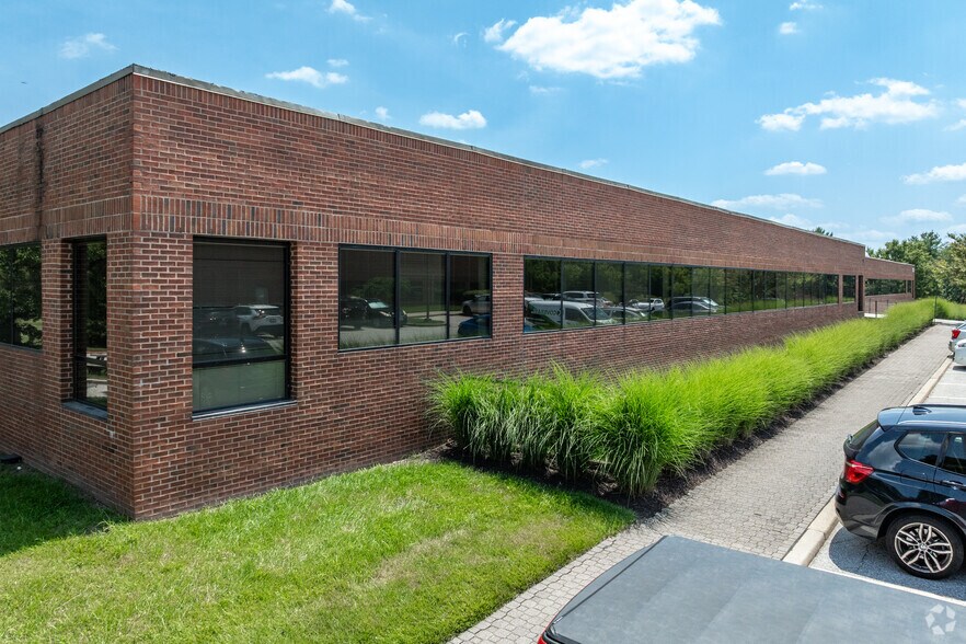 More Photos Of 7125 Thomas Edison Dr, Columbia Office For Sale