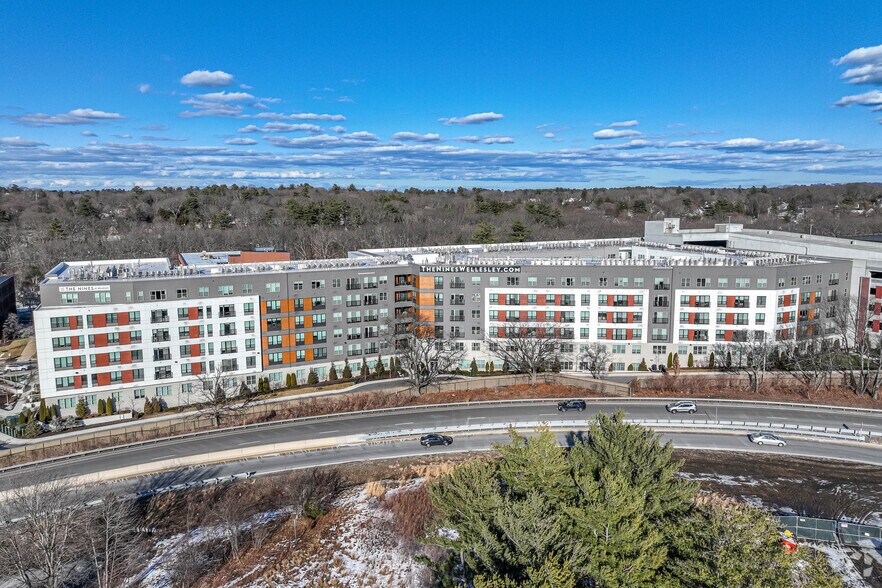 More Photos Of 40 William St, Wellesley Apartments For Lease