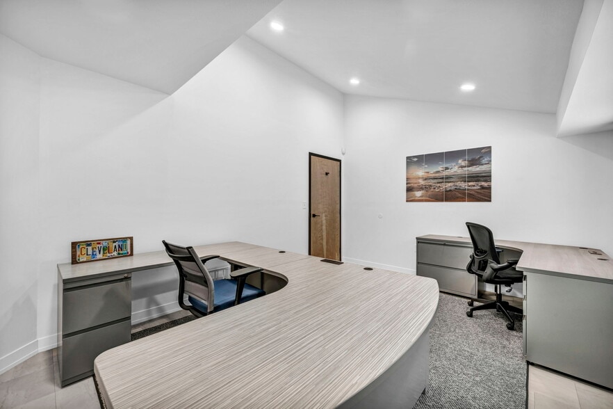 More Photos Of 1929 E Royalton Rd, Broadview Heights Office For Lease