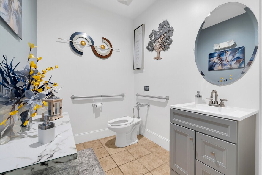 More Photos Of 248-250 Adley Way, Greenville Office For Sale
