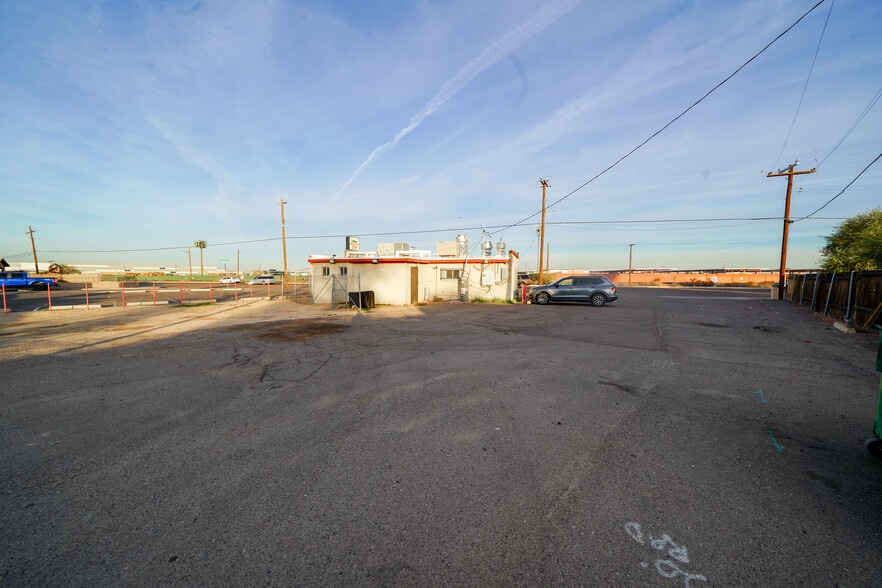 More Photos Of 301 W Main St, Avondale Restaurant For Lease