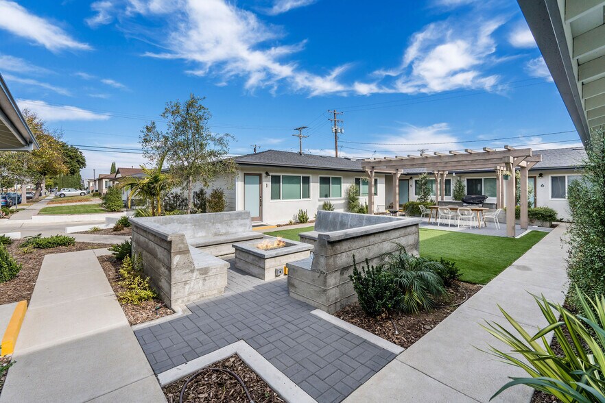 More Photos Of 17302 Ermanita Ave, Torrance Apartments For Sale