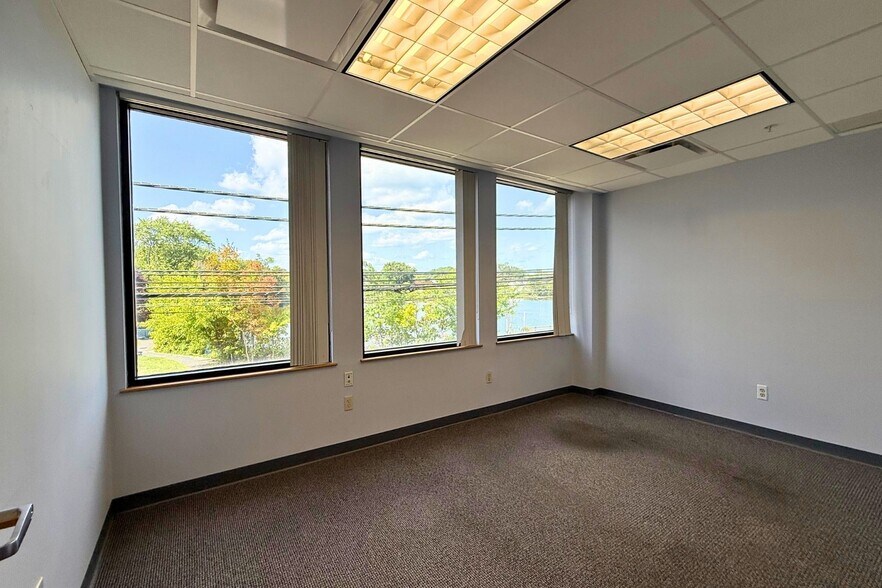 More Photos Of 1 Post Rd, Fairfield Office For Lease