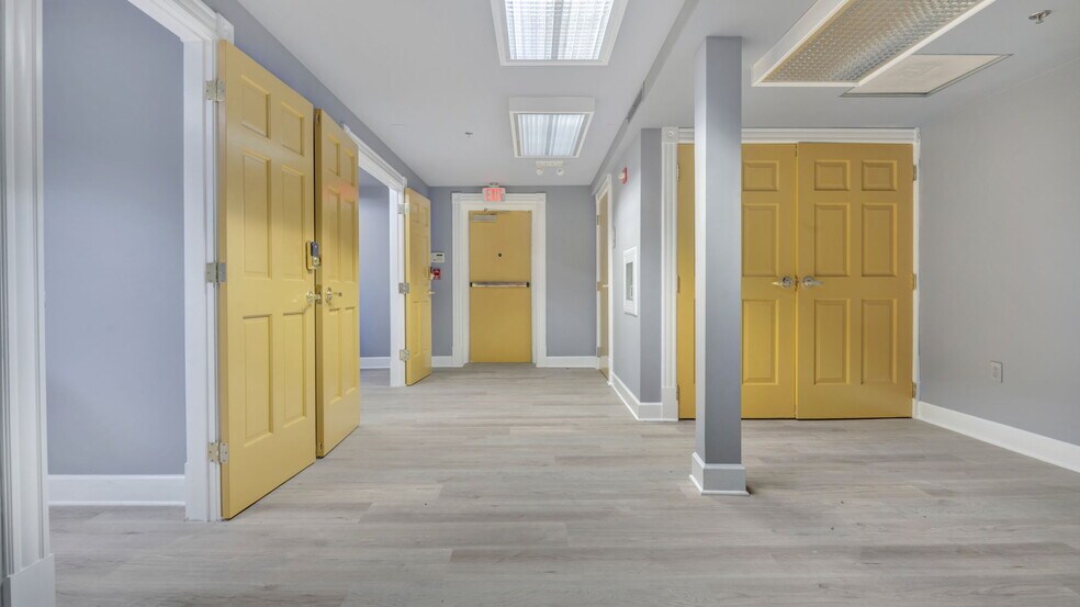 More Photos Of 323 8th St NE, Washington Apartments For Sale