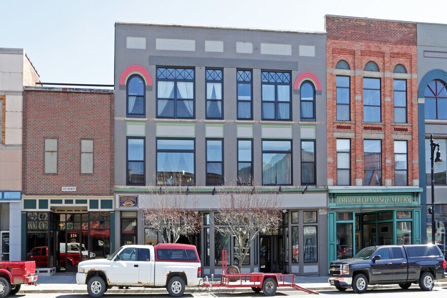 More Photos Of 230-232 Huron Ave, Port Huron Storefront Retail Residential For Lease