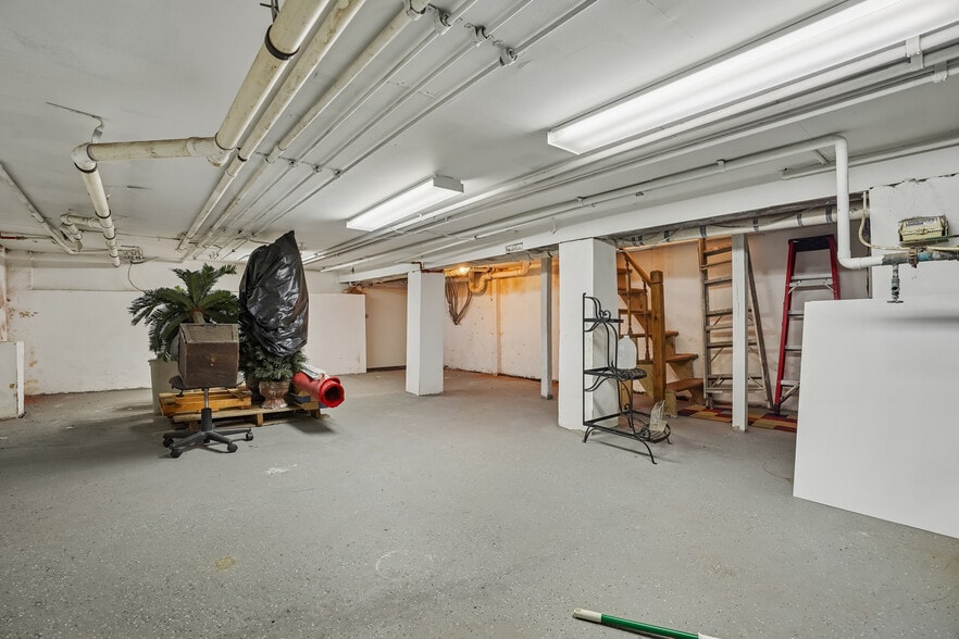 More Photos Of 273 Monmouth St, Jersey City Medical For Sale