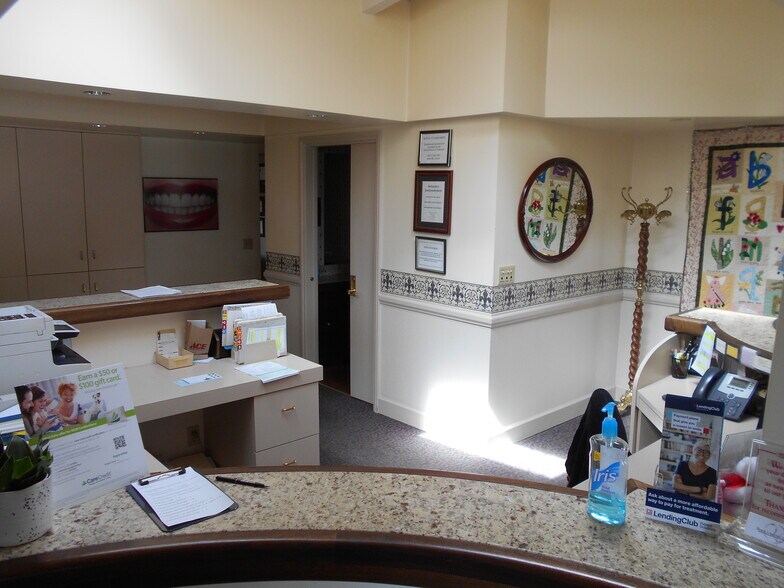 More Photos Of 5942 West Mall, Atascadero Office For Sale