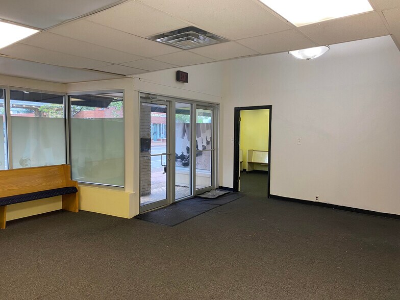 More Photos Of 2958 Delaware Ave, Kenmore Storefront For Lease