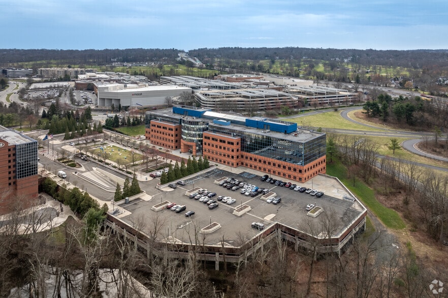 More Photos Of 51 John F Kennedy Pky, Short Hills Coworking Space