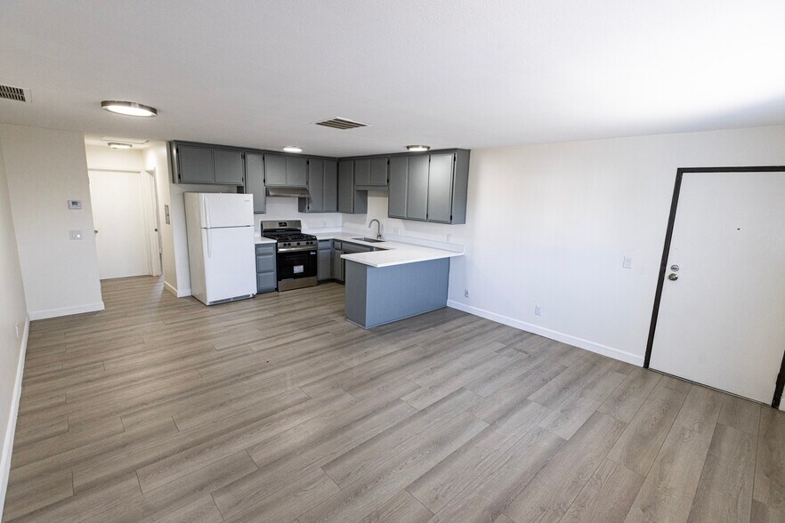 More Photos Of 6003 Craner Ave, North Hollywood Apartments For Sale