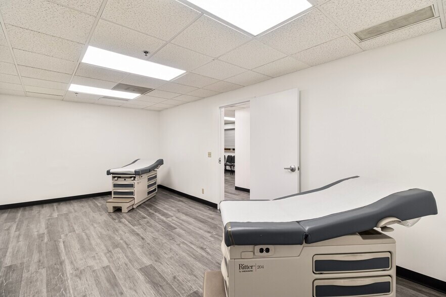 More Photos Of 9041 Magnolia Ave, Riverside Medical For Sale
