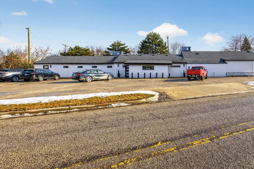 More Photos Of 102 Ausable State Rd, Bay City Freestanding For Sale