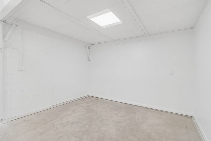 More Photos Of 1956 Kingsley Ave, Orange Park General Retail For Sale