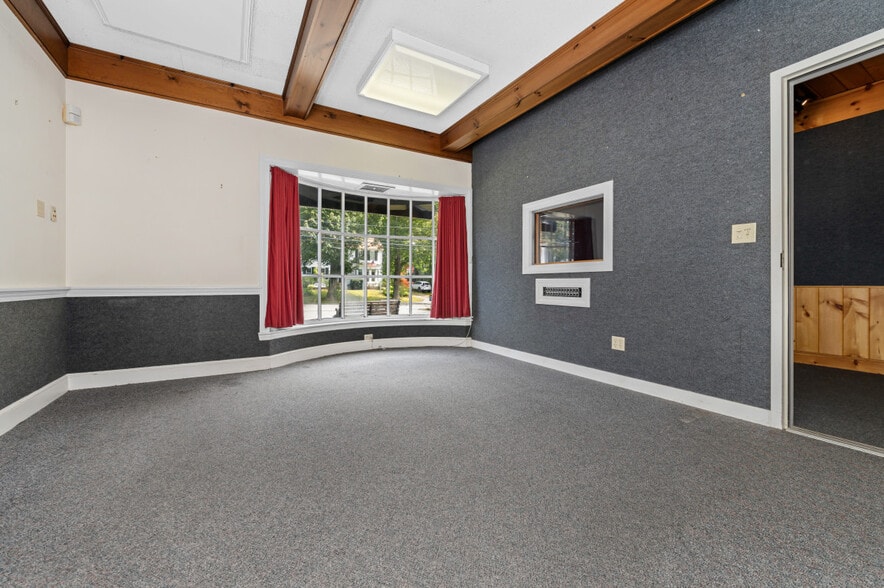 More Photos Of 11 Maple St, West Newbury Office For Sale