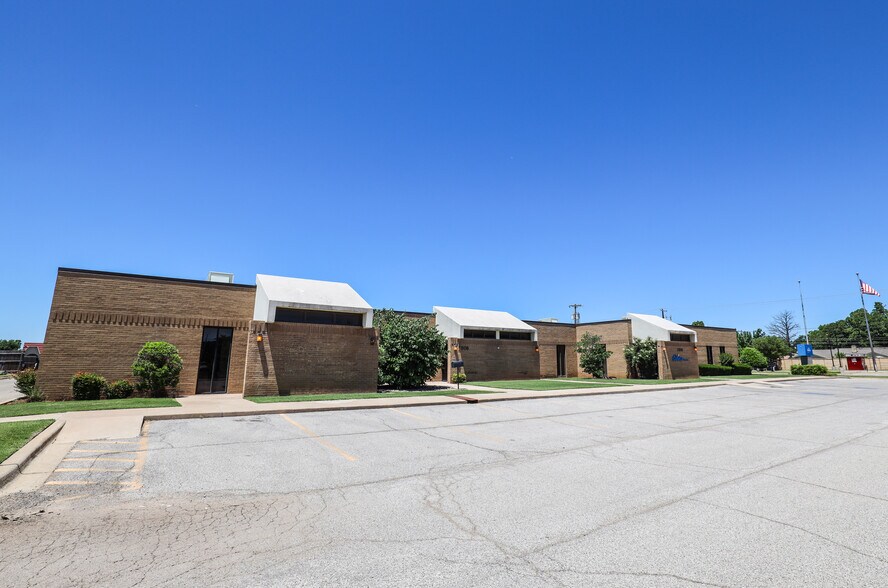 More Photos Of 7800-7806 NW 23rd St, Bethany Medical For Sale