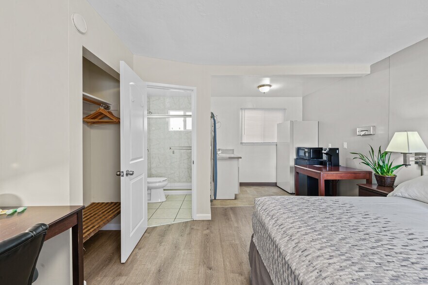 More Photos Of 1736 Santa Rosa Ave, Santa Rosa Hotel For Sale