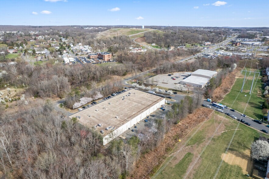 More Photos Of 17857-17889 Fraley Blvd, Dumfries Research And Development For Sale