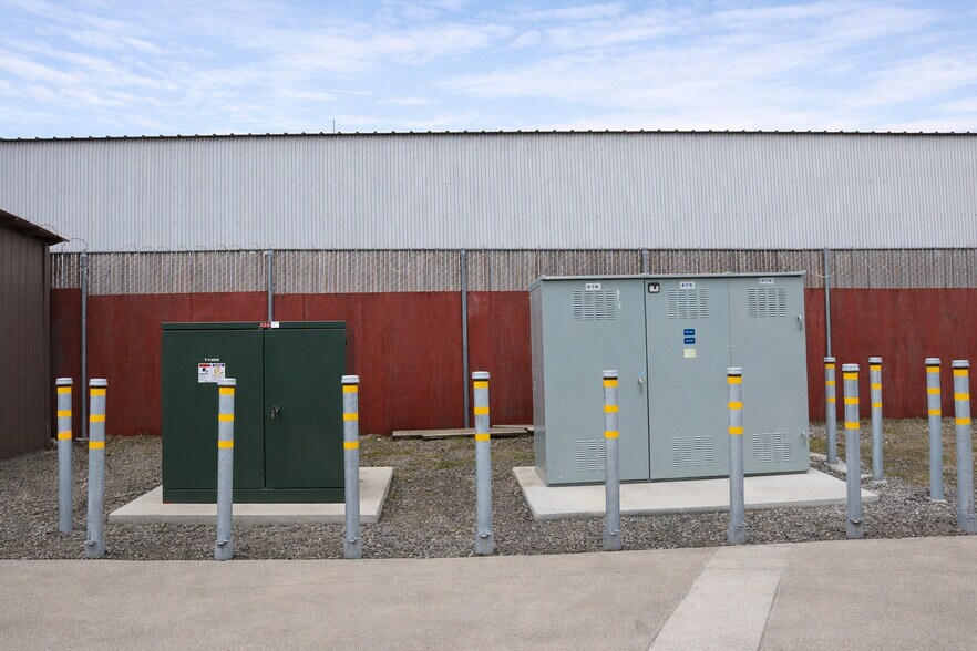 More Photos Of 6425 San Leandro St, Oakland Industrial For Sale