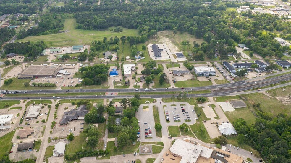 More Photos Of 602 S John Redditt Dr, Lufkin Office For Lease