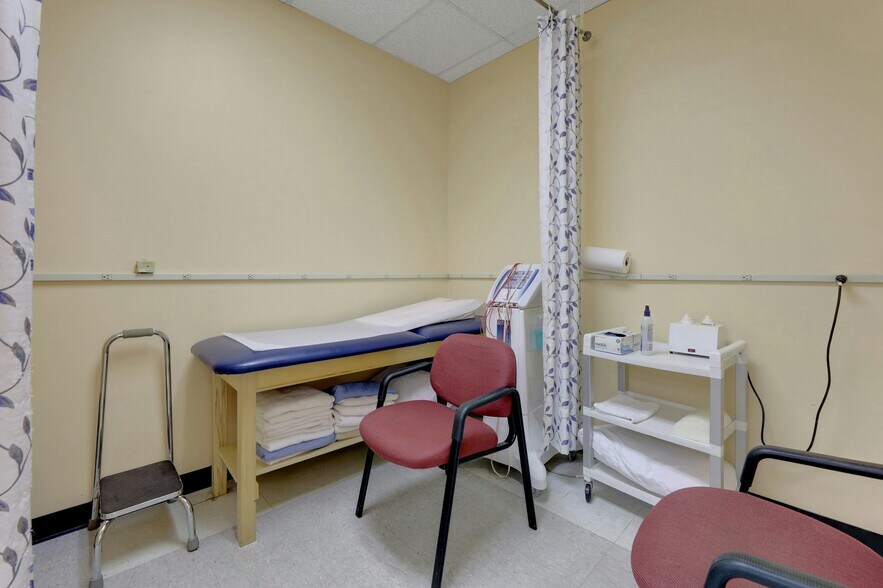 More Photos Of 1033 Clifton Ave, Clifton Medical For Sale