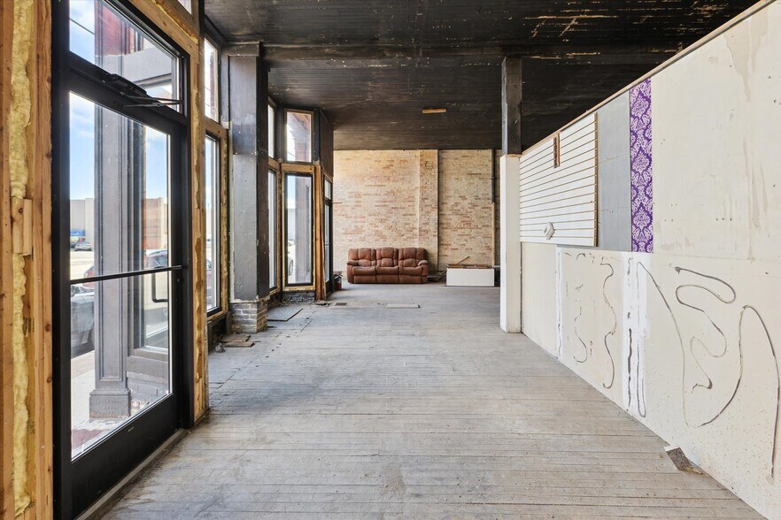 More Photos Of 1017 Washington Ave, Bay City Storefront Retail Residential For Sale