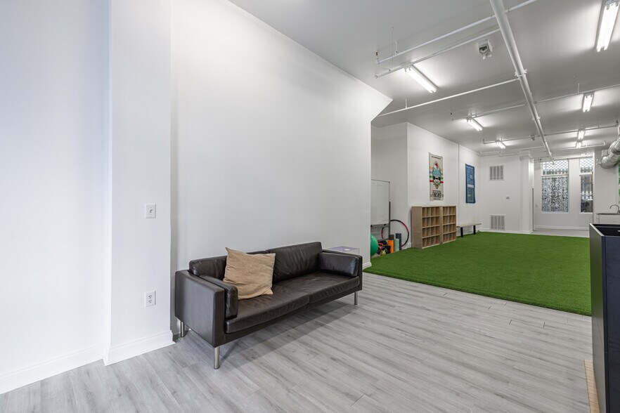 More Photos Of 108 N 7th St, Richmond Storefront Retail Residential For Sale