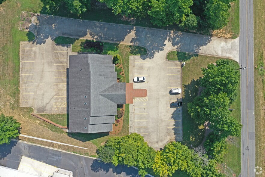 More Photos Of 1370 Piedmont Dr, Lexington Medical For Lease