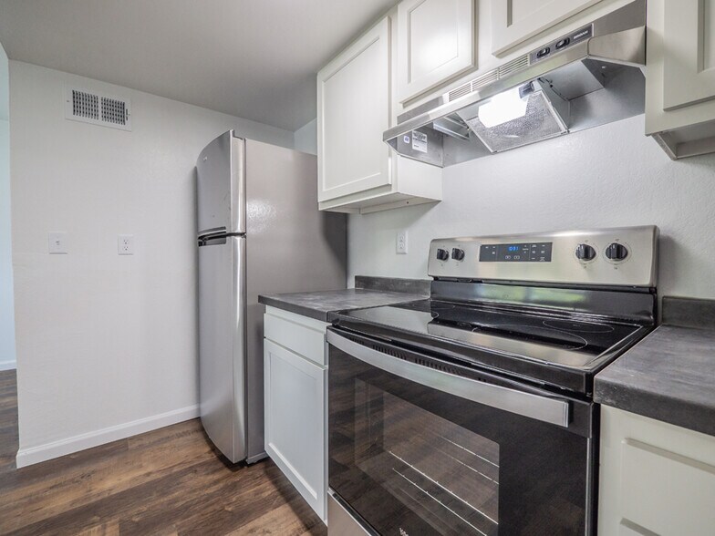 More Photos Of 1121 N College Dr, Maryville Apartments For Sale