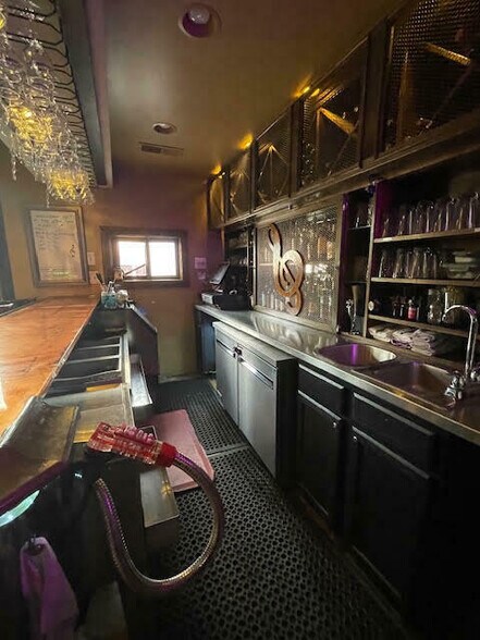 More Photos Of 210 W 14th St, Cincinnati Hospitality For Lease