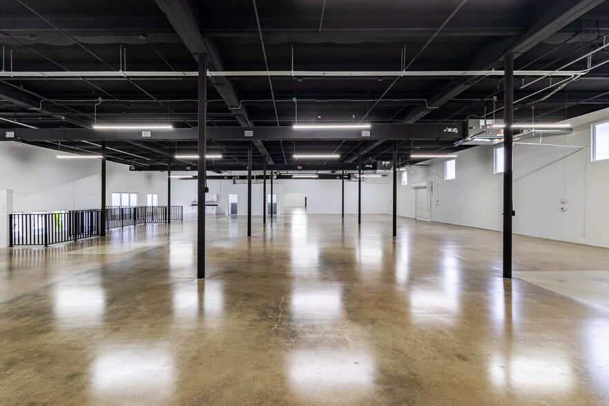 More Photos Of 6800-6890 NE 4th Ct, Miami Light Distribution For Lease