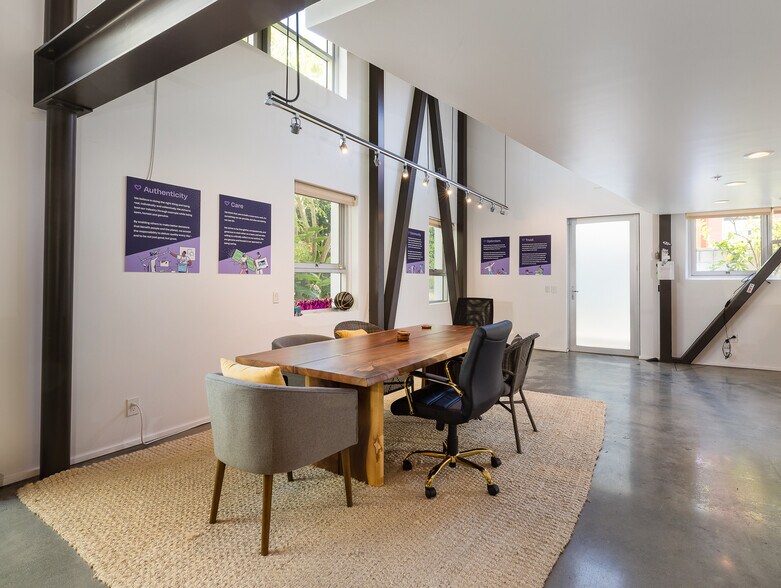 More Photos Of 2100 Abbot Kinney Blvd, Venice Office For Lease