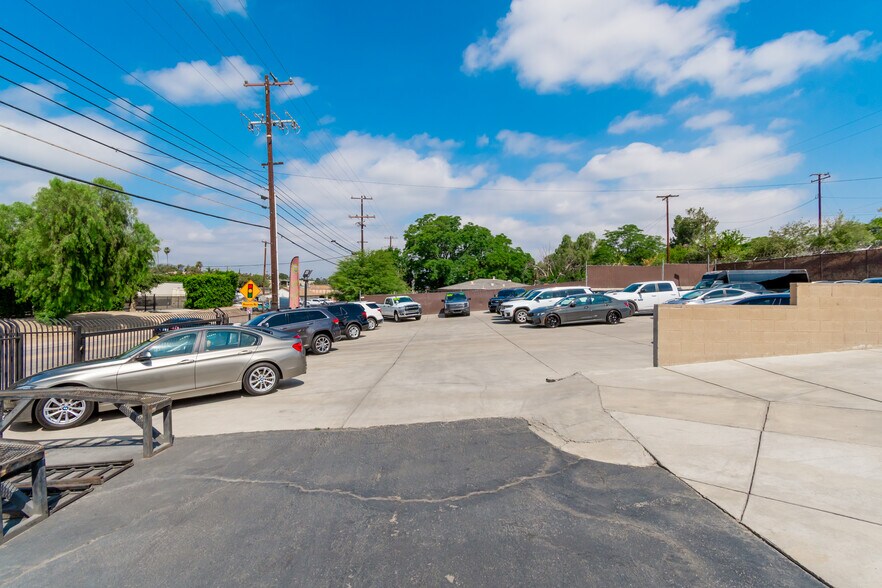More Photos Of 19700 Temescal Canyon Rd, Corona Freestanding For Lease