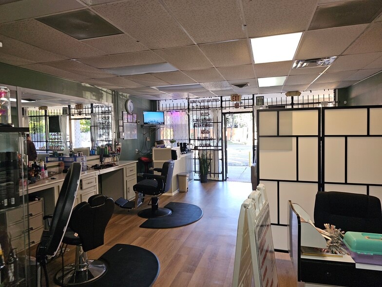 More Photos Of 9722 Leawood Blvd, Houston General Retail For Sale