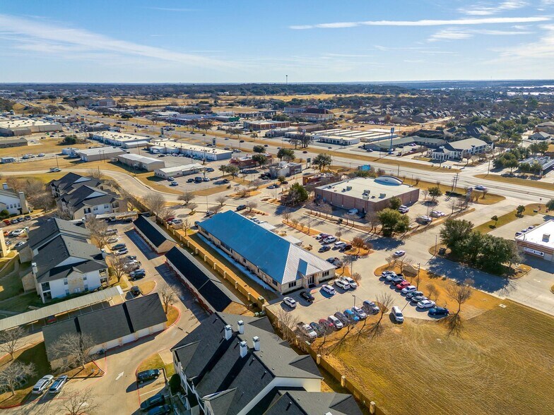 More Photos Of 1200 Crawford Ave, Granbury Medical For Lease