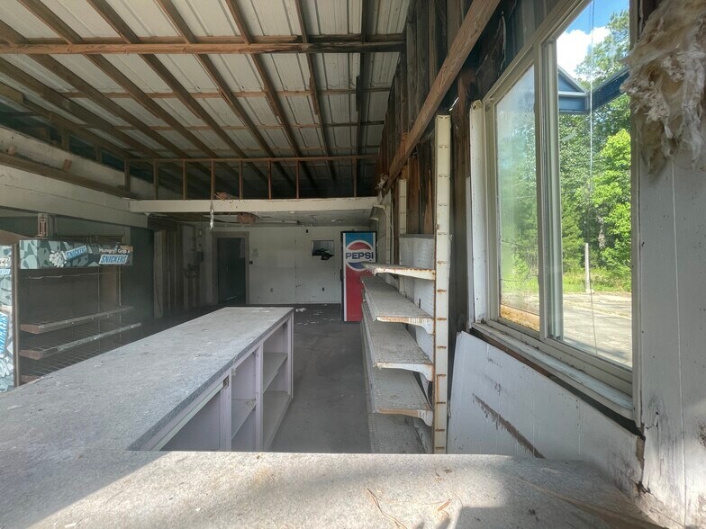 More Photos Of 3238 FM 1131, Vidor Convenience Store For Sale