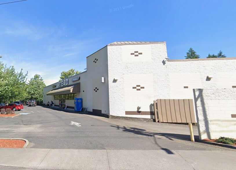 More Photos Of 4346 NE Cully Blvd, Portland Drugstore For Lease