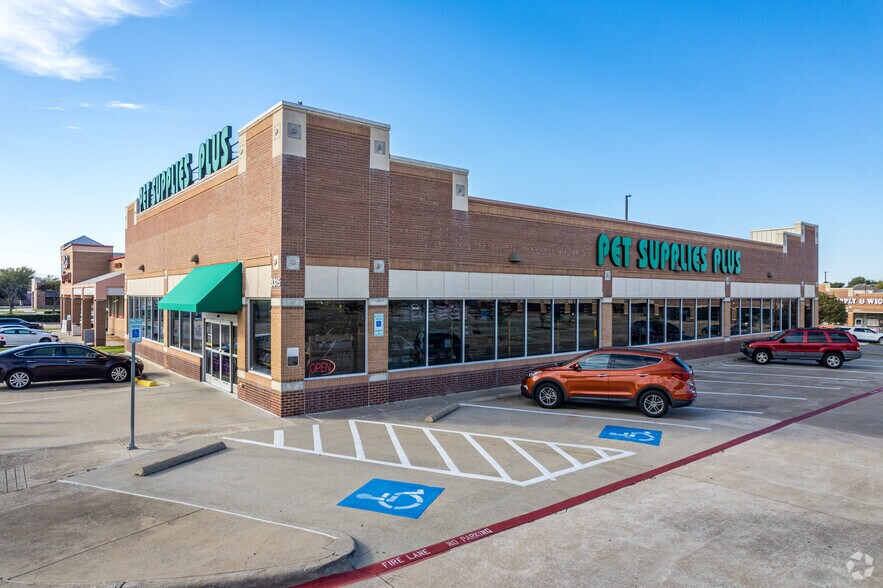 More Photos Of 3315-3427 E Trinity Mills Rd, Dallas Unknown For Lease