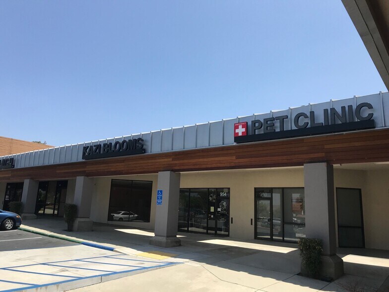 Primary Photo Of 900-990 N Diamond Bar Blvd, Diamond Bar Unknown For Lease