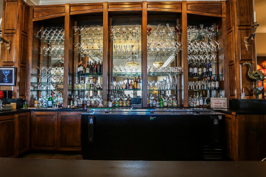 More Photos Of 1024 Noble St, Anniston Storefront Retail Office For Sale