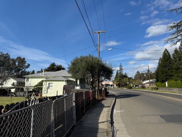 More Photos Of 821 Healdsburg Ave, Healdsburg Office Residential For Sale