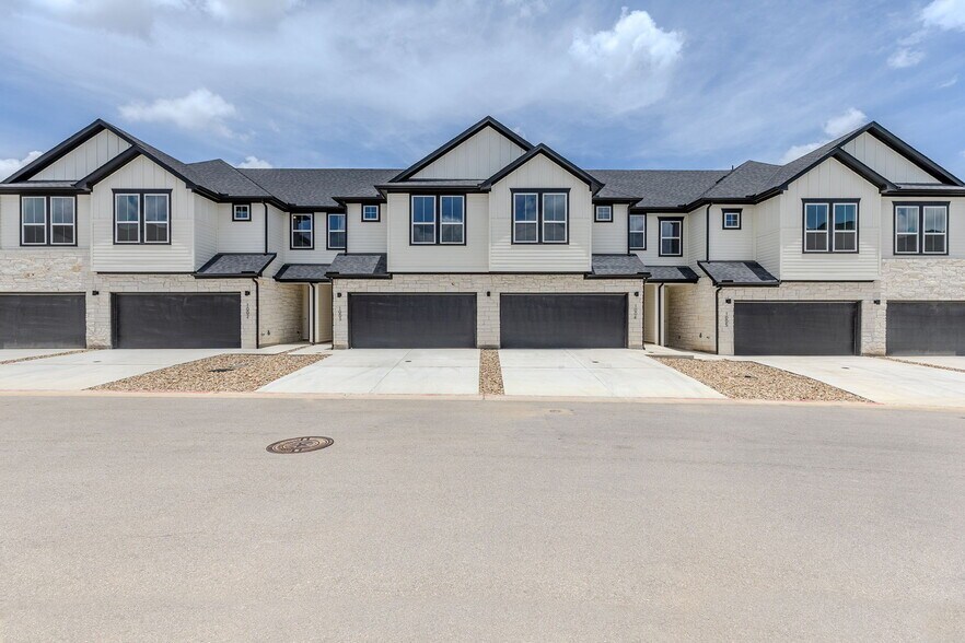 More Photos Of 2600 Gattis School Rd, Round Rock Apartments For Sale