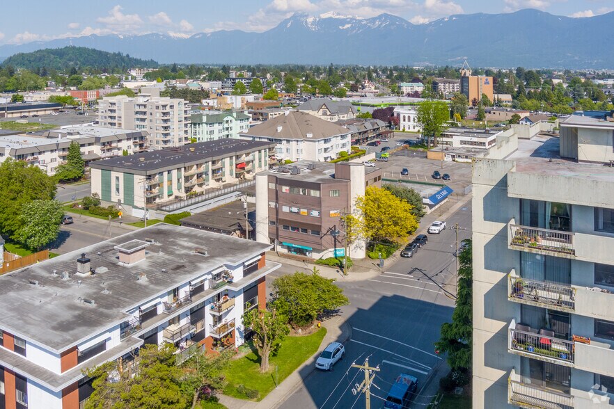 More Photos Of 9200 Mary St, Chilliwack Storefront Retail Office For Sale
