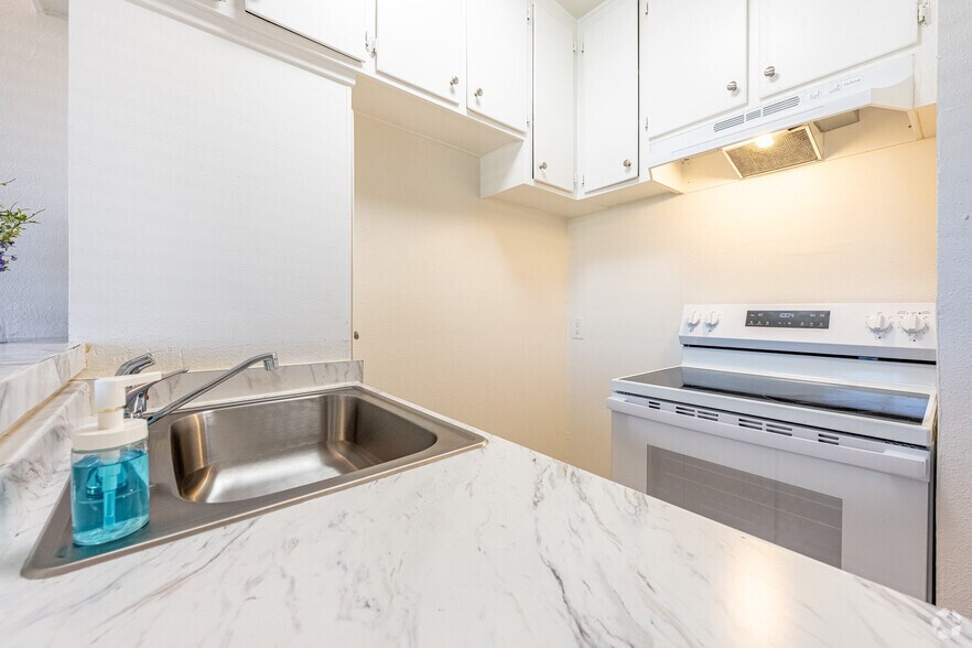 More Photos Of 835 W Rosecrans Ave, Gardena Apartments For Sale
