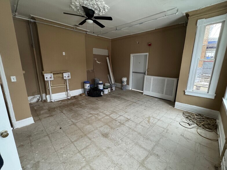 More Photos Of 2449 Shirley Ave, Baltimore Flex For Sale