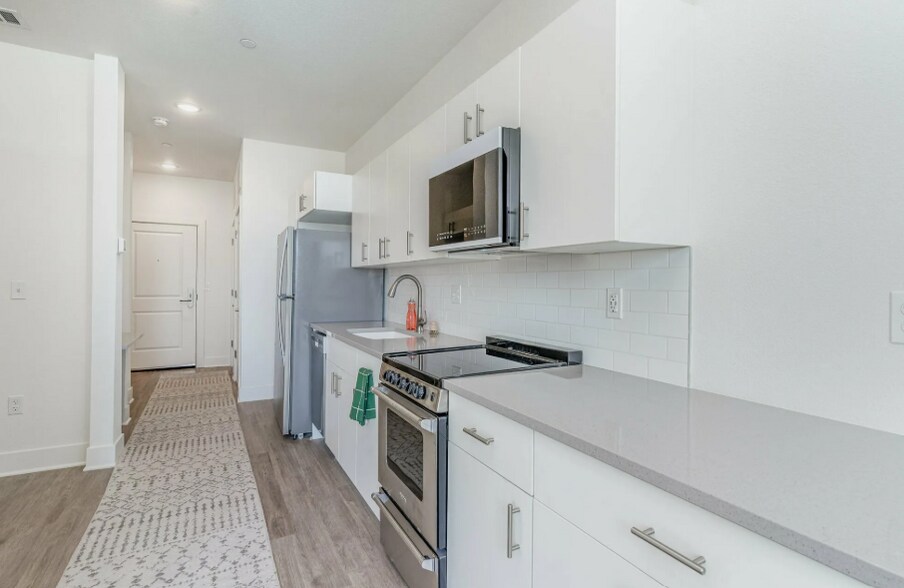 More Photos Of 501 S Capitol Ave, Lansing Office For Sale