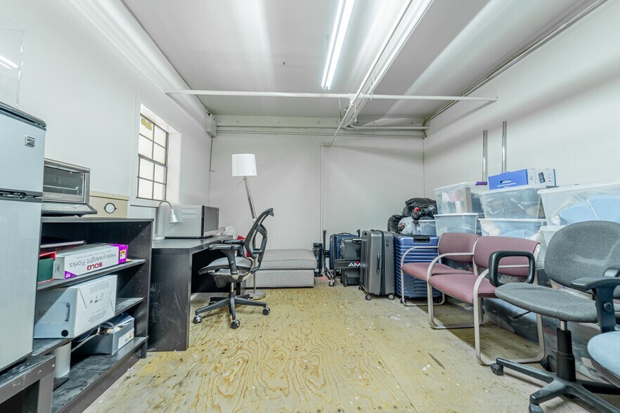 More Photos Of 1435-1475 Huntington Ave, South San Francisco Showroom For Sale