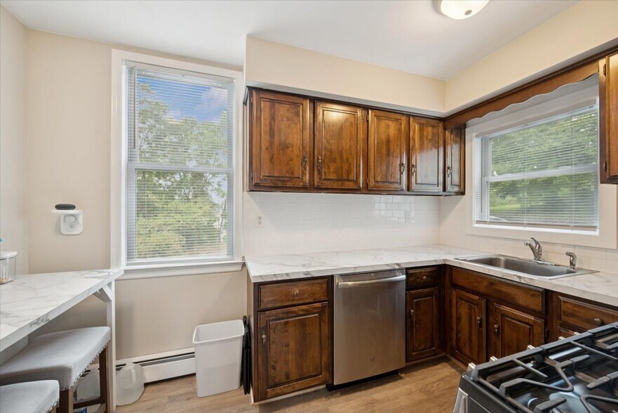 More Photos Of 192 Central Ave, Stirling Office For Sale