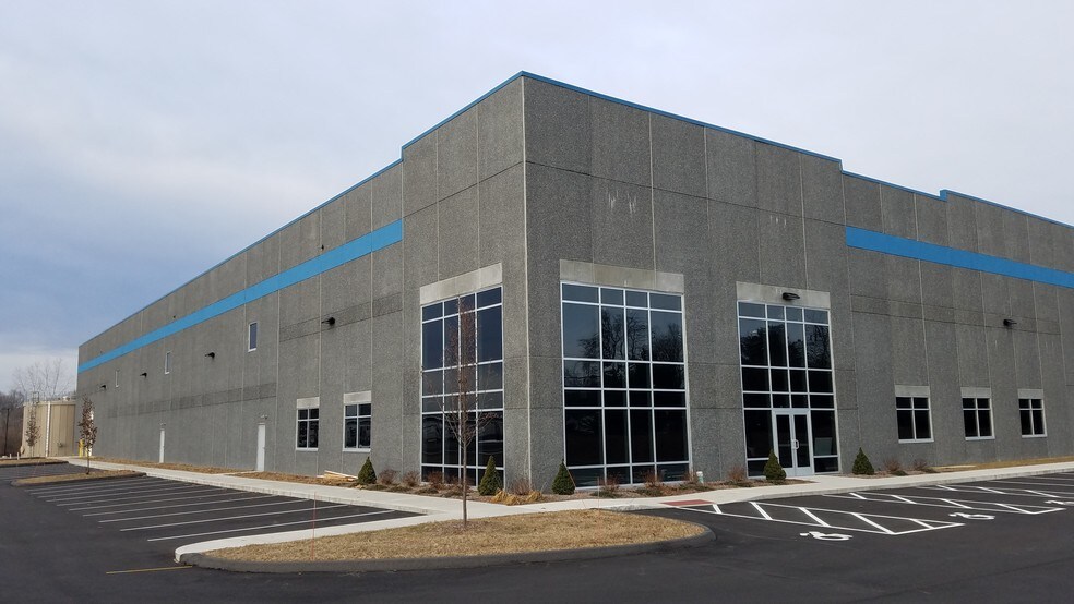 Primary Photo Of 120 Old County Cir, Windsor Locks Distribution For Lease